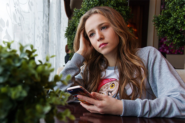 Why You Should Limit Phone Time For Your Teen